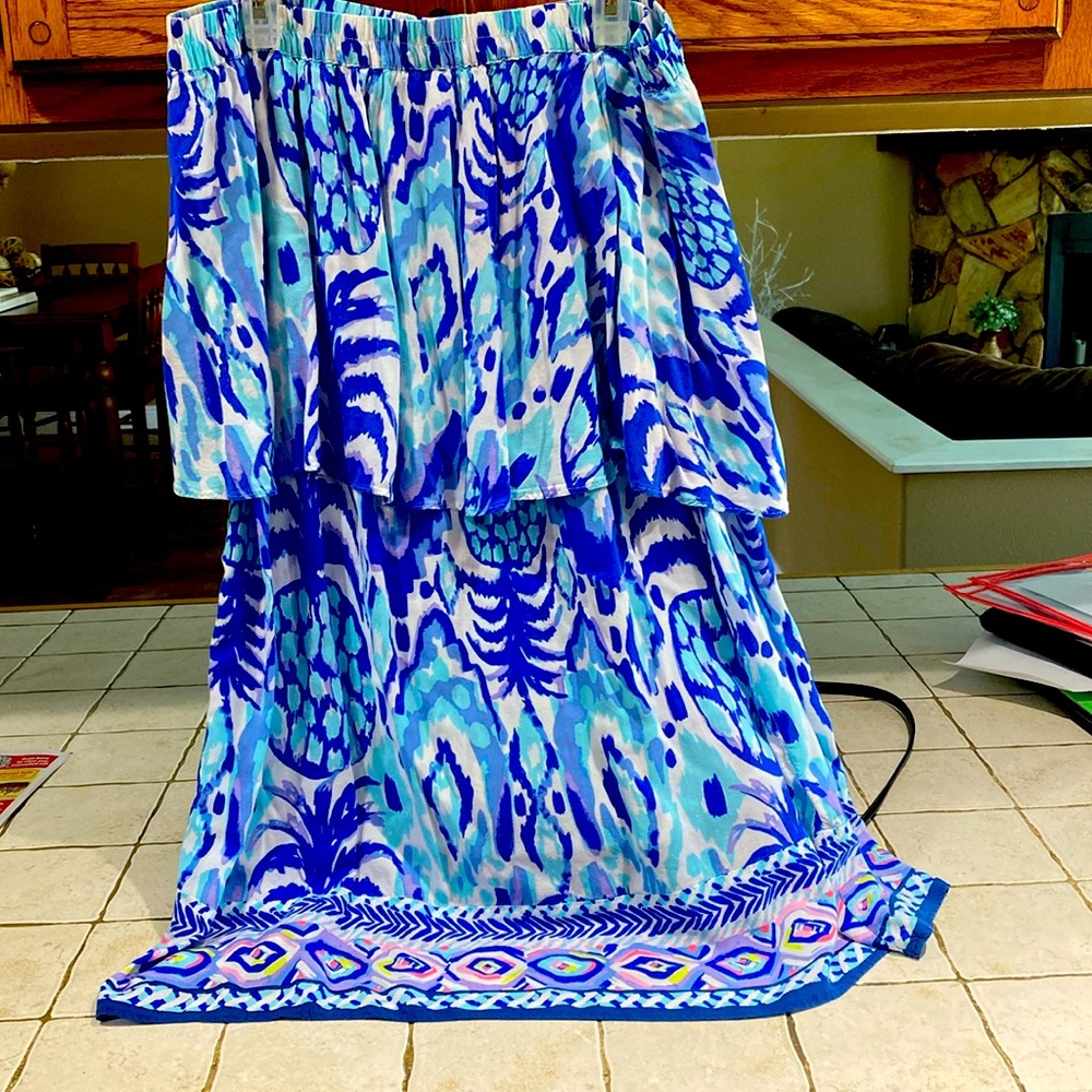 Lilly Pulitzer size small. Could be a layered skirt or an adorable summer dress